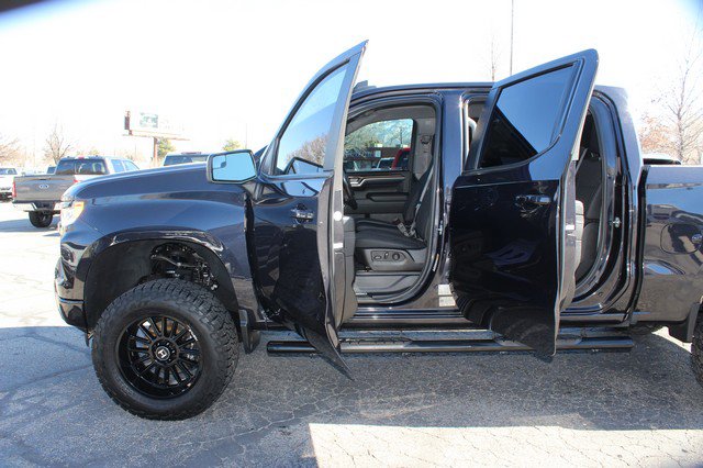 Used 2022 Chevrolet Silverado 1500 RST image 10