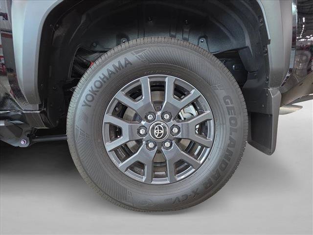 Used 2026 Toyota 4Runner SR5 AWD/4WD image 23