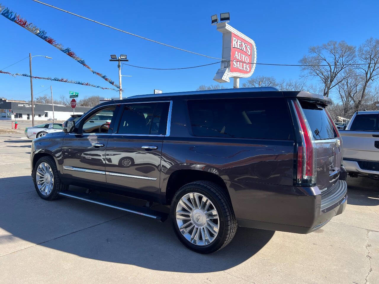 Used 2015 Cadillac Escalade ESV Platinum AWD/4WD image 7