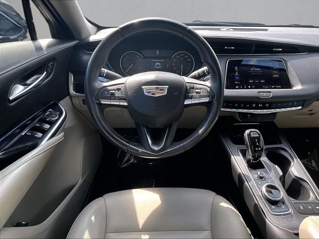 Used 2023 Cadillac XT4 Luxury FWD image 7