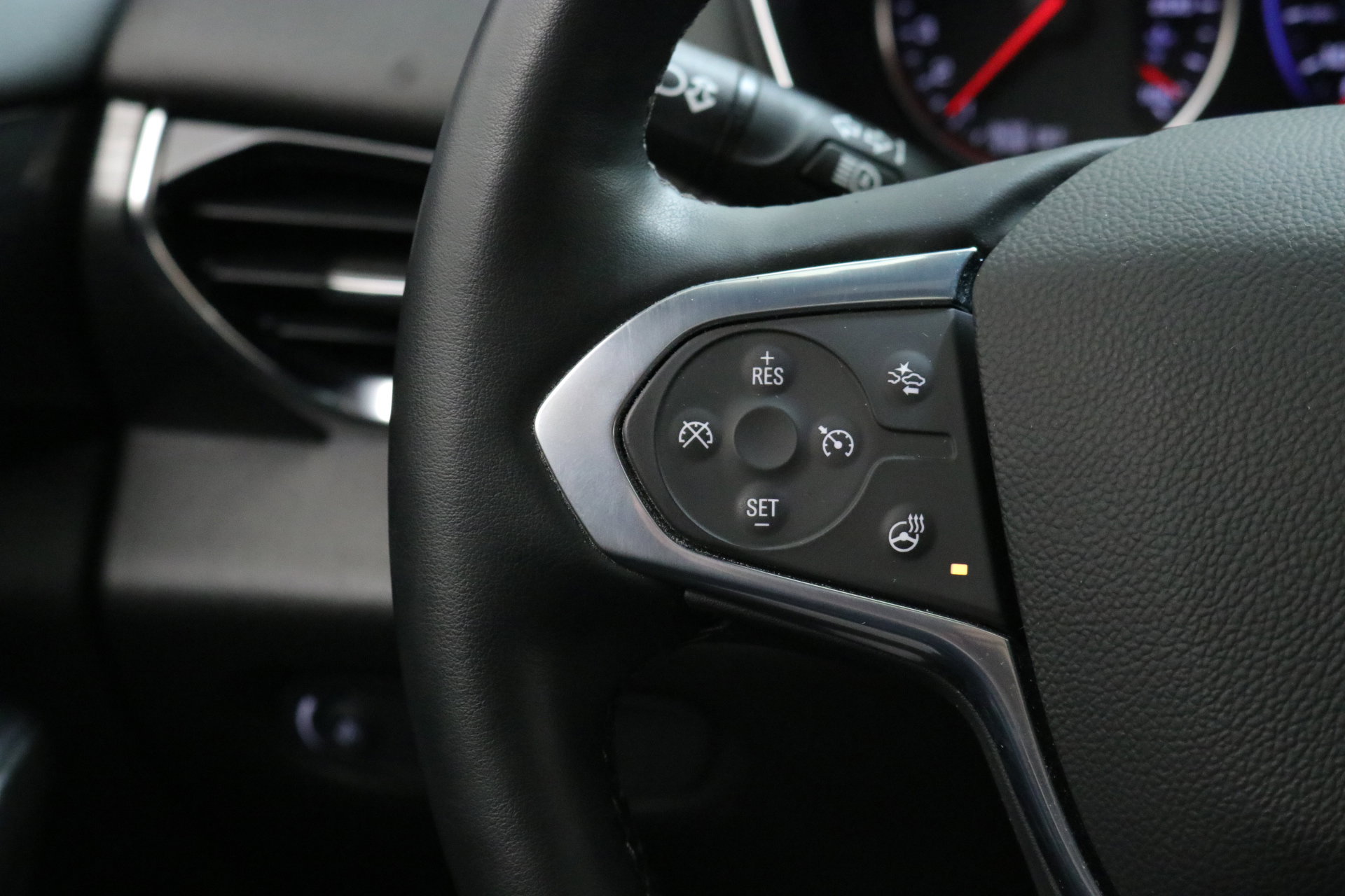 Certified 2023 Chevrolet Traverse High Country image 13