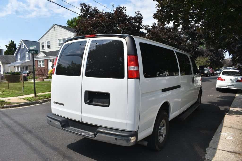 Used 2023 Chevrolet Express 3500 LT w/ LT Preferred Equipment Group RWD image 5