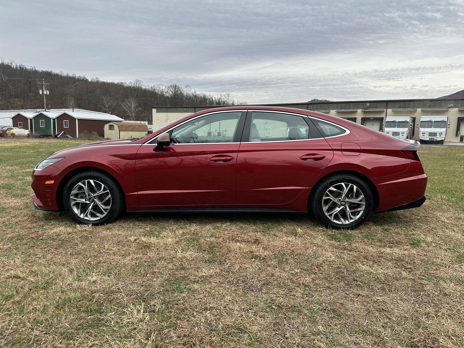Used 2023 Hyundai Sonata SEL w/ Cargo Package image 4