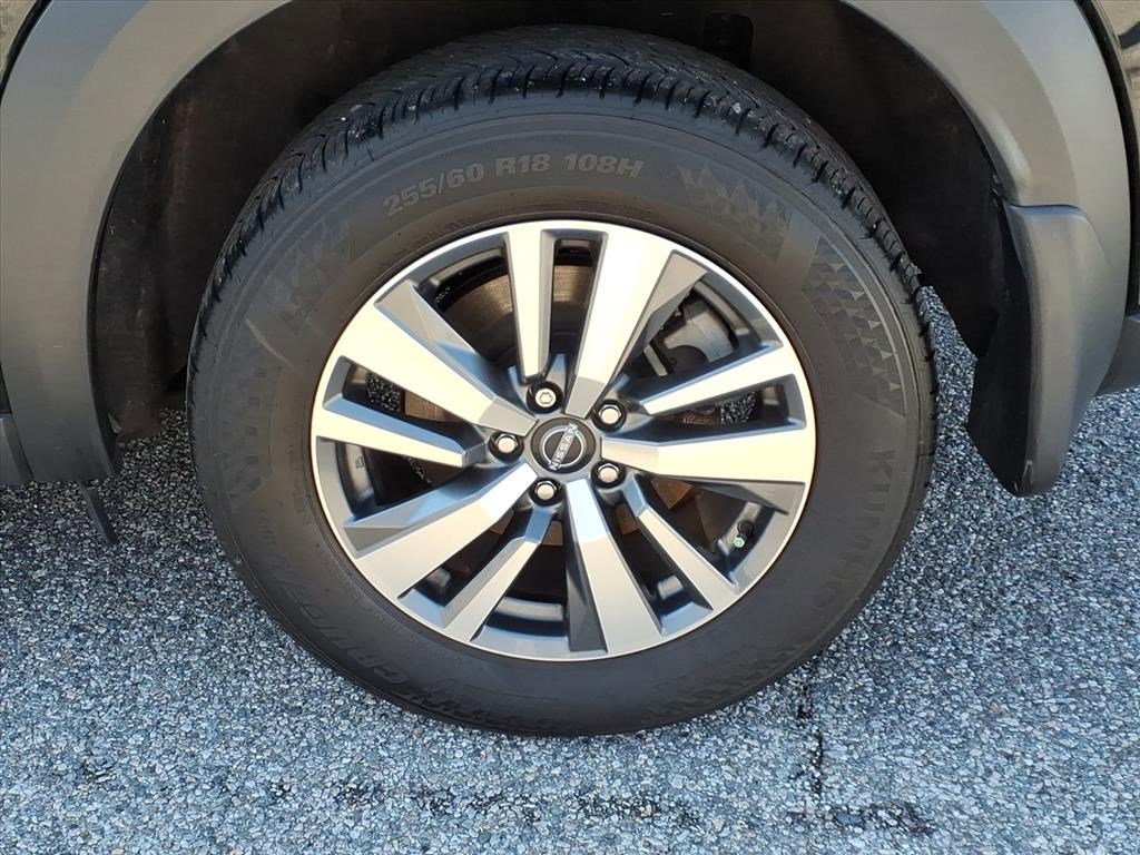 Used 2024 Nissan Pathfinder SL w/ Cargo Package image 12