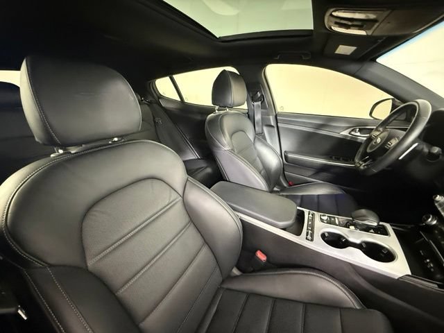 Used 2018 Kia Stinger GT2 AWD/4WD image 30