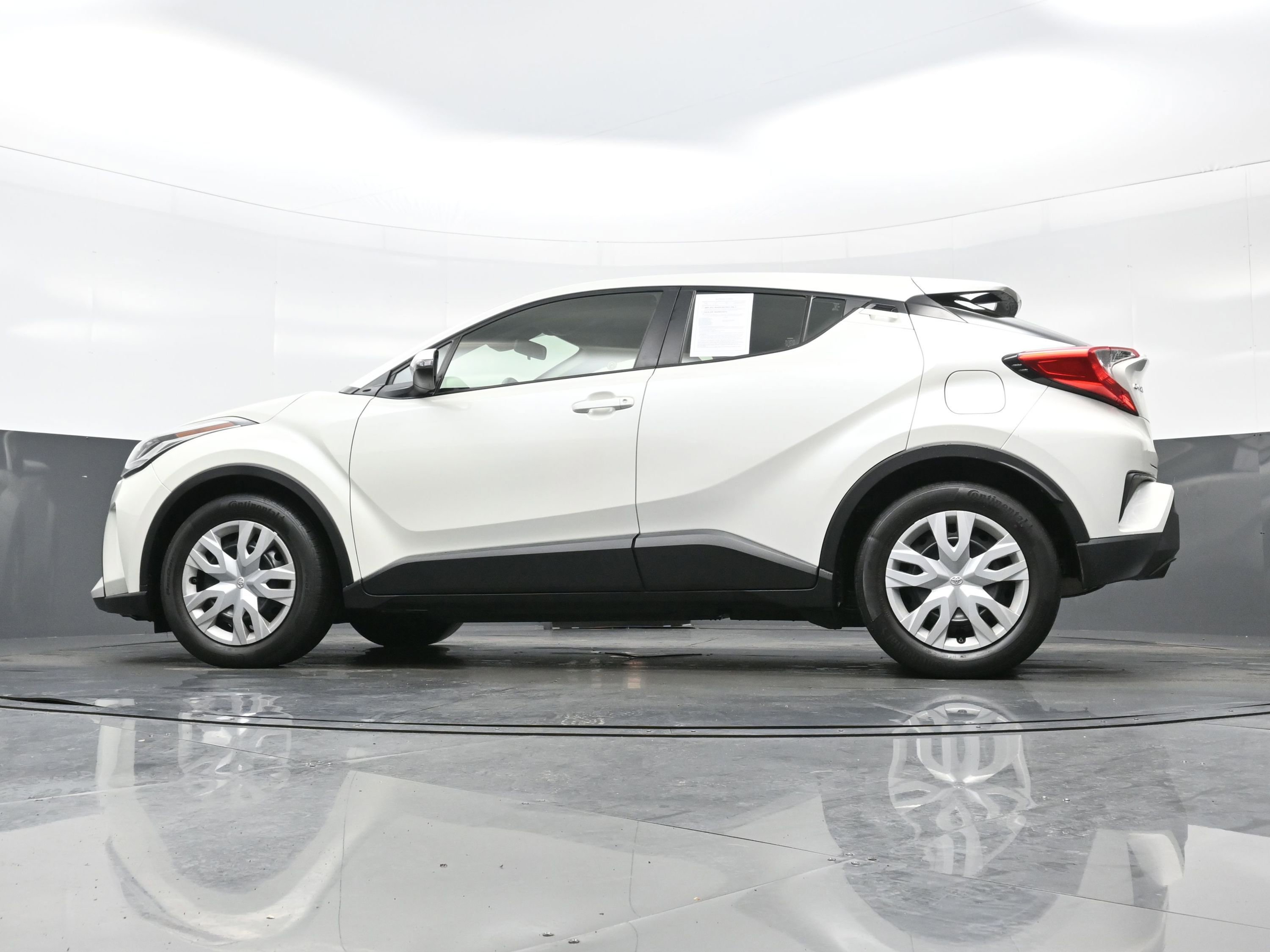 Used 2021 Toyota C-HR LE image 23