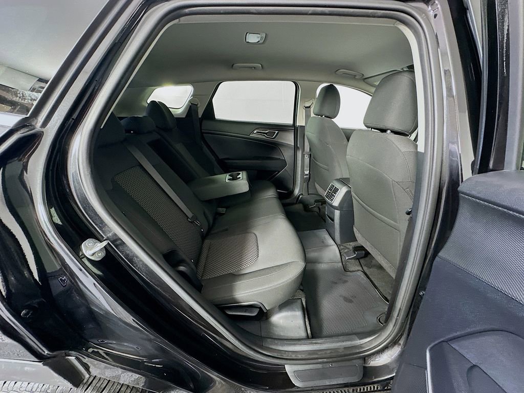 Used 2024 Kia Sportage LX image 26
