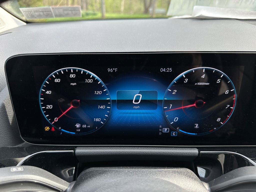 Used 2022 Mercedes-Benz GLA 250 4MATIC image 22