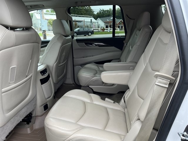 Used 2020 Cadillac Escalade Premium Luxury AWD/4WD image 31
