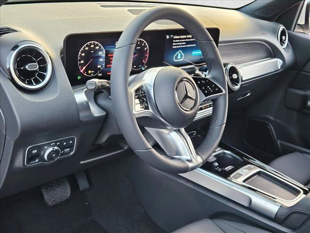 New 2026 Mercedes-Benz GLB 250 image 3