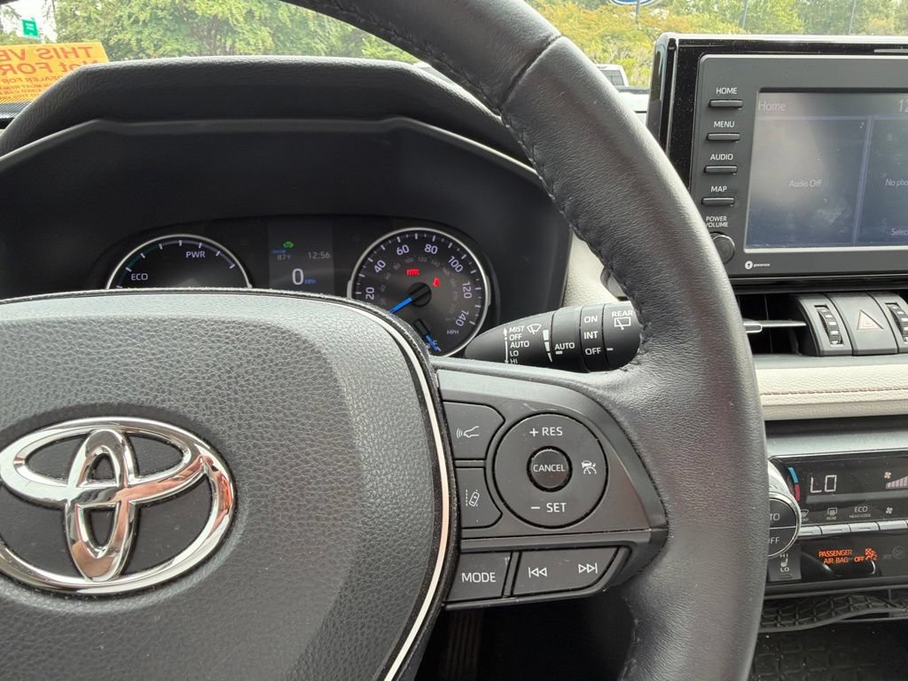 Used 2021 Toyota RAV4 XLE Premium AWD/4WD image 5