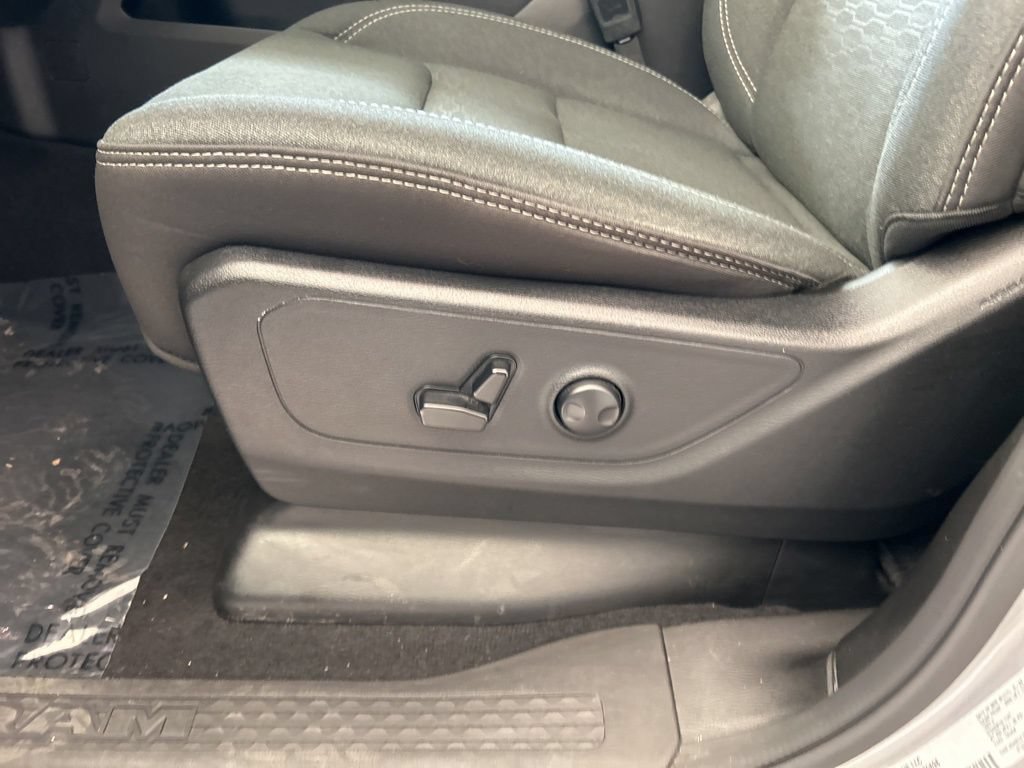 Certified 2025 RAM 1500 Big Horn AWD/4WD image 39
