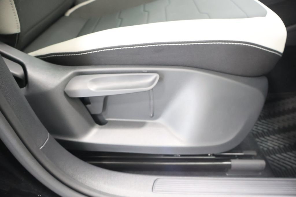 New 2026 Volkswagen Taos SE AWD/4WD image 22