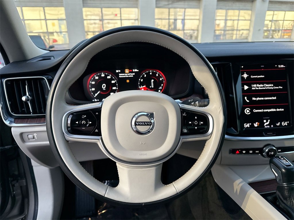 Used 2021 Volvo S60 T5 Momentum w/ Premium Package image 11