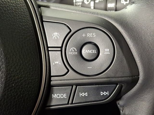 Used 2024 Toyota Corolla Cross LE image 21