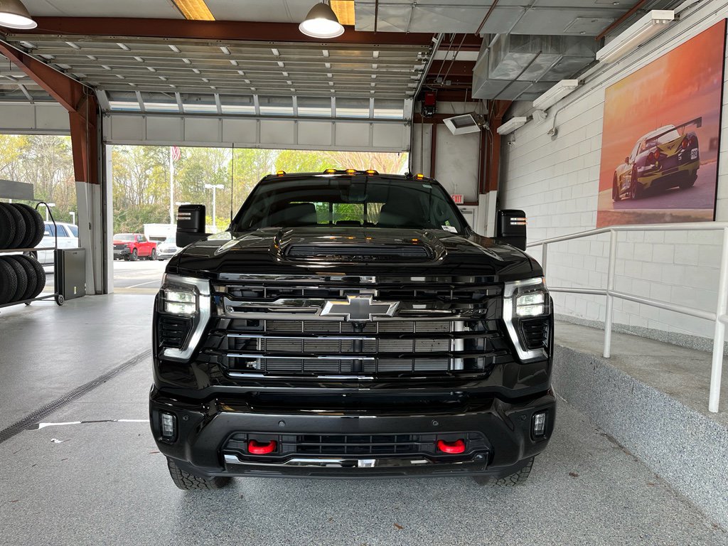 Used 2025 Chevrolet Silverado 2500 LTZ w/ LTZ Plus Package image 2