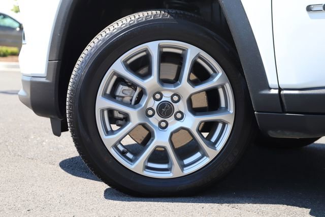 Used 2025 Jeep Compass Limited AWD/4WD image 2