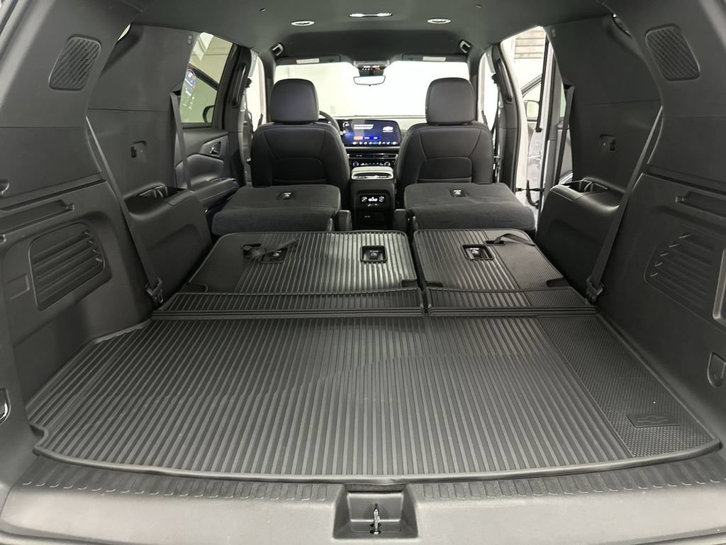New 2026 Chevrolet Traverse LT w/ Midnight/Sport Edition AWD/4WD image 29