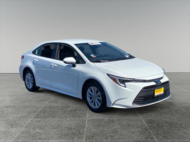 Certified 2025 Toyota Corolla LE w/ LE Premium Package FWD image 7