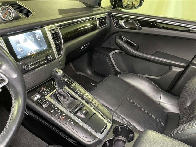 Used 2018 Porsche Macan image 36