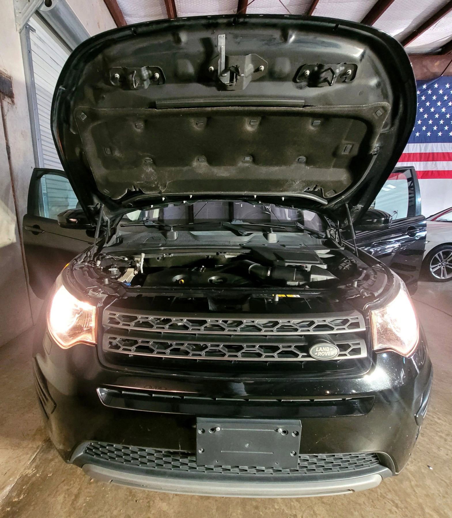 Used 2017 Land Rover Discovery Sport SE image 11