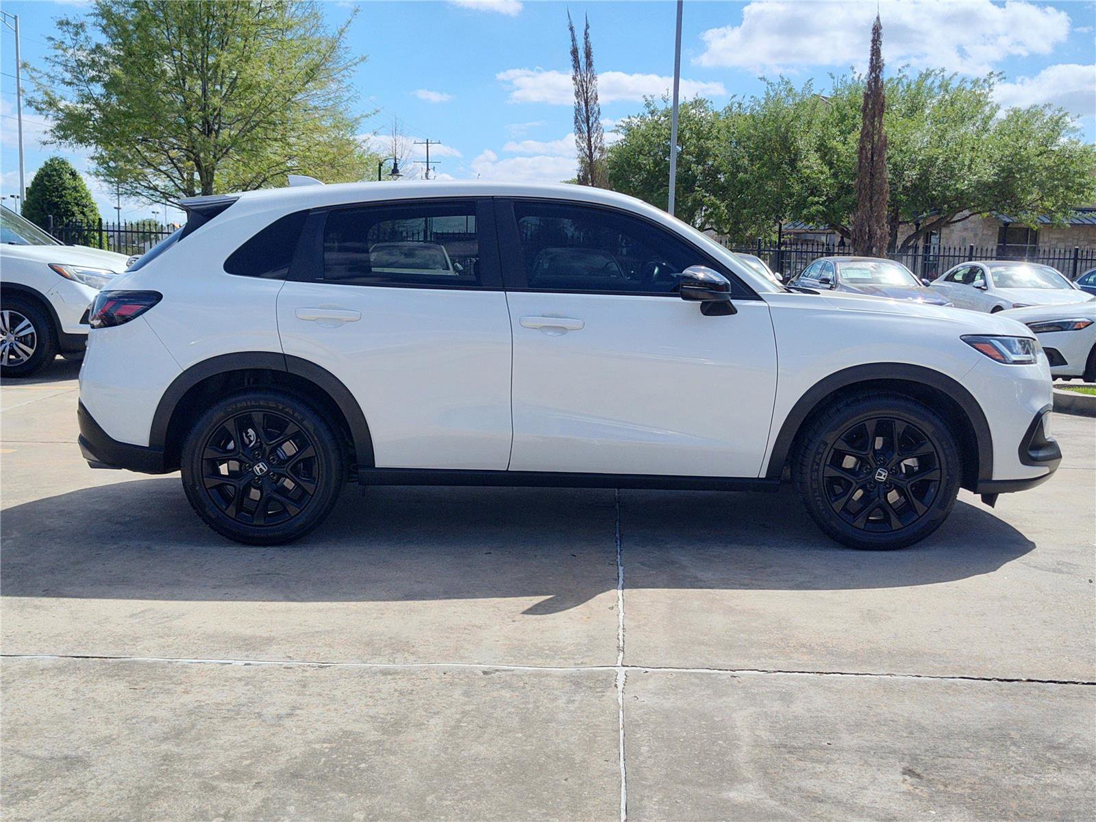 Used 2024 Honda HR-V Sport image 9
