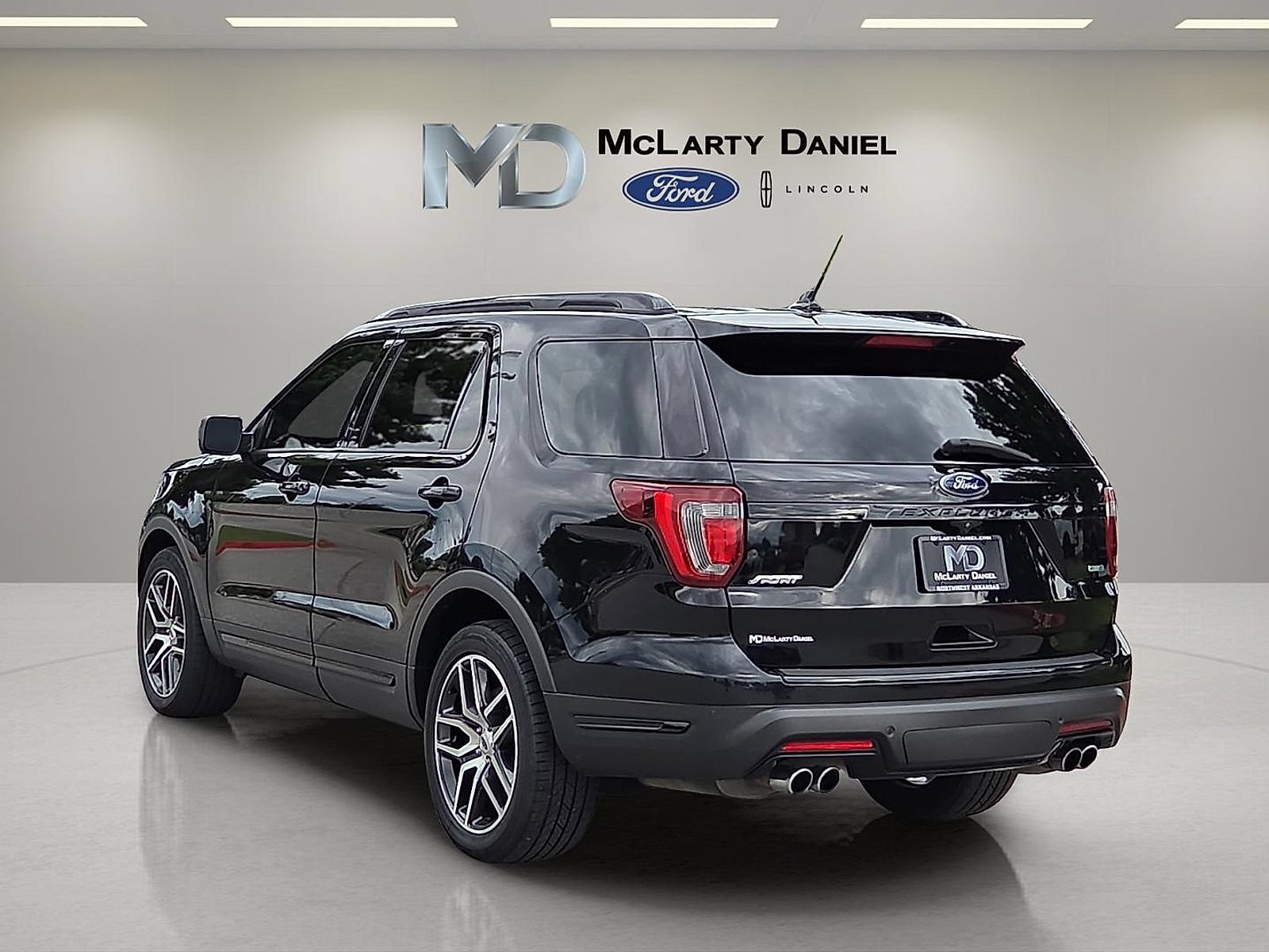 Used 2018 Ford Explorer Sport w/ Equipment Group 401A AWD/4WD image 4