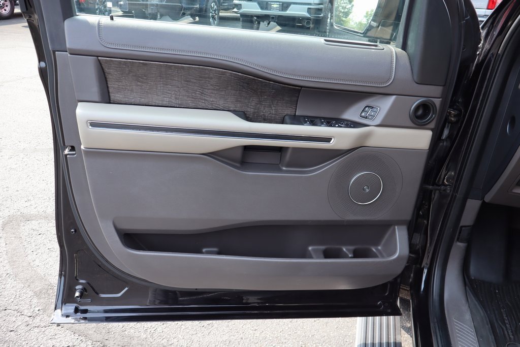 Used 2020 Ford Expedition Limited image 33