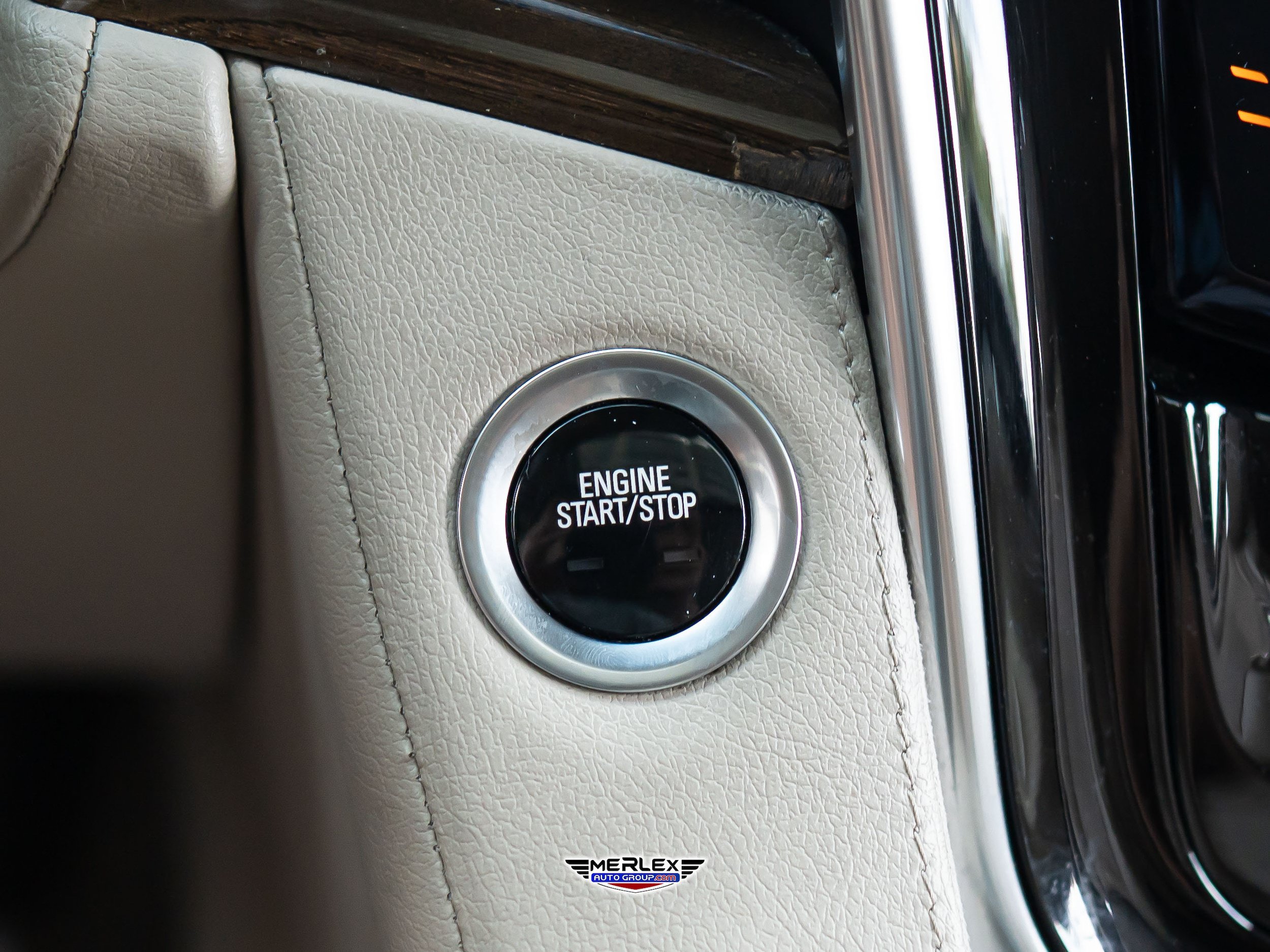 Used 2020 Cadillac Escalade Luxury w/ Escalade Sport Edition AWD/4WD image 32