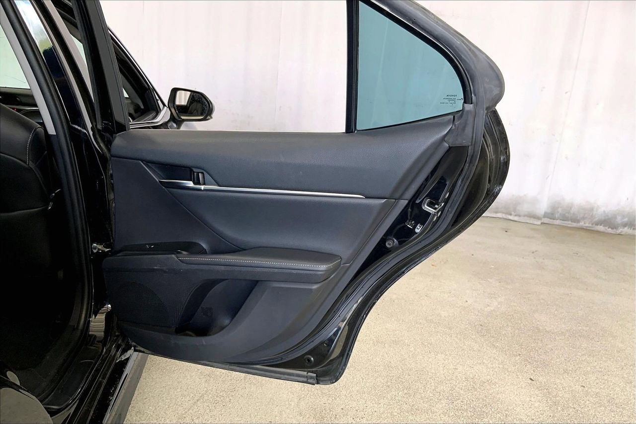 Used 2020 Toyota Camry XSE image 23