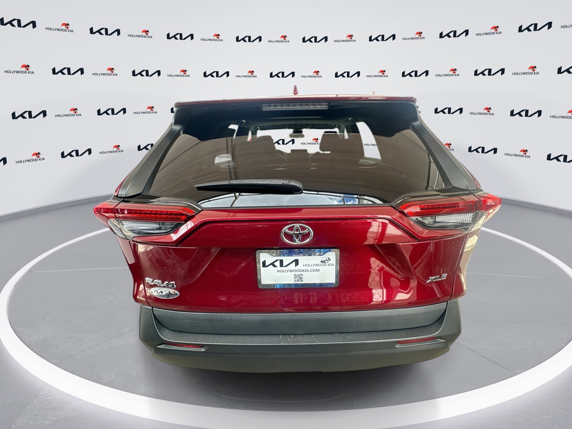 Used 2021 Toyota RAV4 XLE image 7