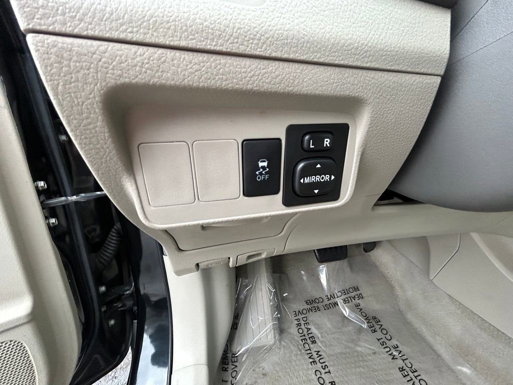 Used 2010 Toyota Corolla LE image 18