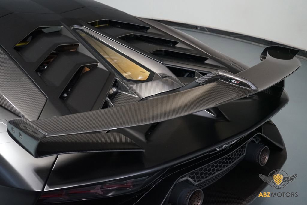 Used 2019 Lamborghini Aventador SVJ image 11