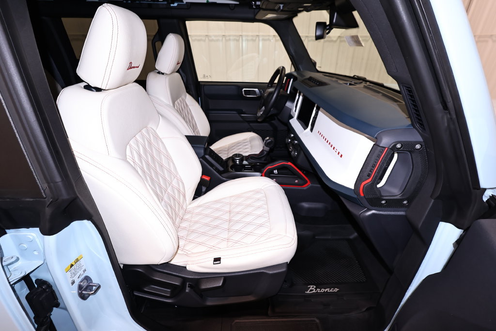 Used 2025 Ford Bronco Heritage Edition AWD/4WD image 18
