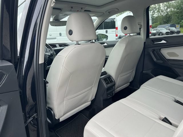 Used 2021 Volkswagen Tiguan SEL AWD/4WD image 24