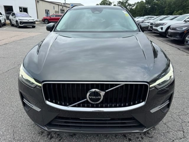 Used 2022 Volvo XC60 B5 Momentum w/ Climate Package AWD/4WD image 2