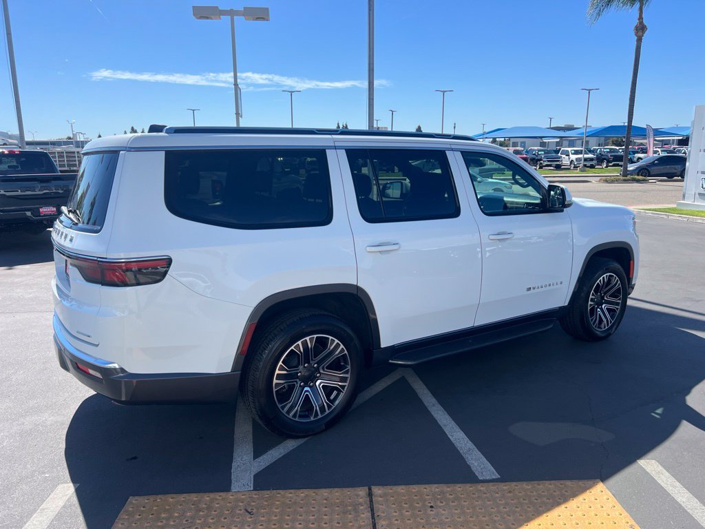 Used 2022 Jeep Wagoneer Series III AWD/4WD image 12