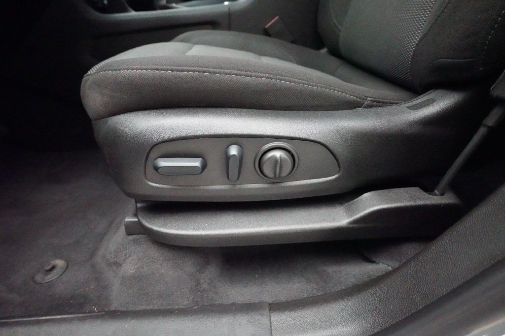 Used 2023 Chevrolet Traverse LT w/ LPO, Floor Liner Package AWD/4WD image 28