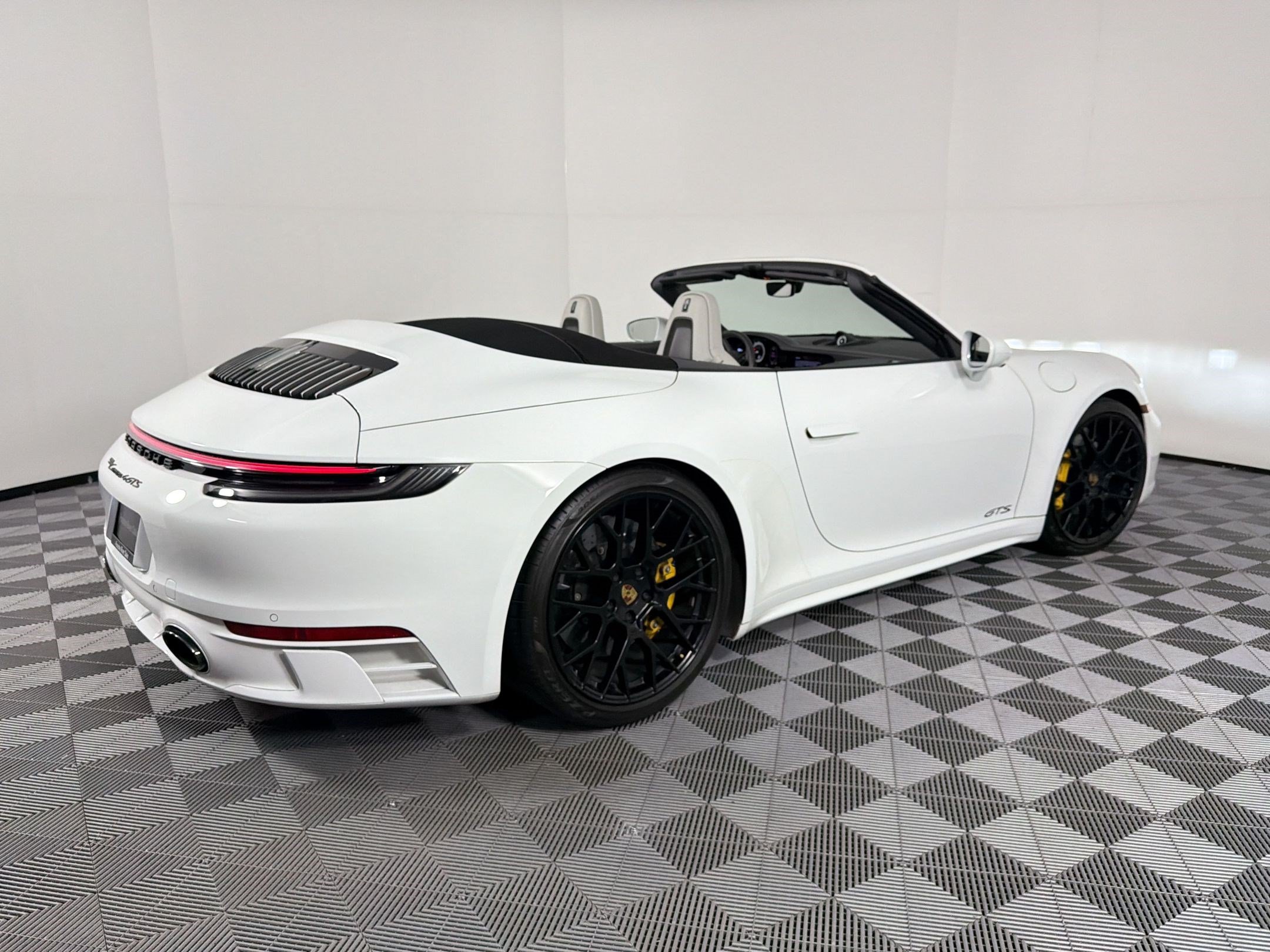 Certified 2022 Porsche 911 Carrera 4 GTS AWD/4WD image 9