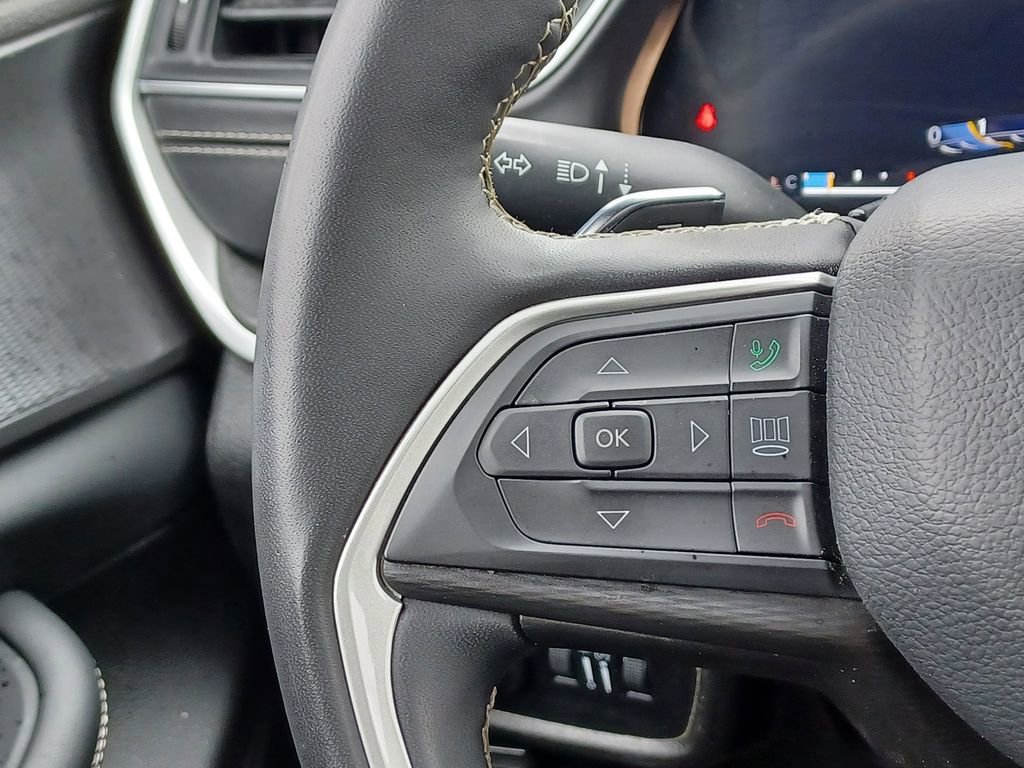 Used 2023 Jeep Grand Cherokee Altitude AWD/4WD image 18