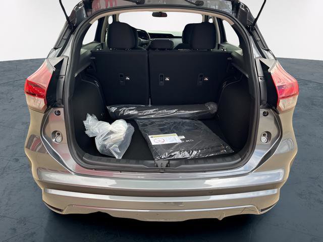 Used 2025 Nissan Kicks Play S image 8