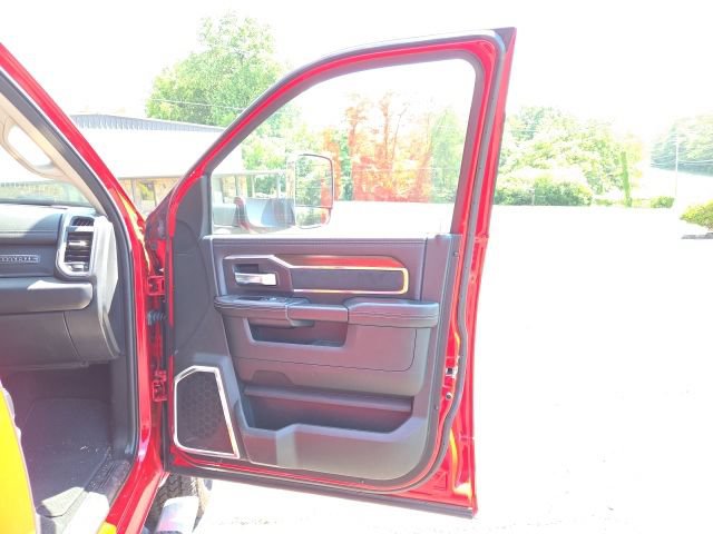 Used 2022 RAM 3500 Laramie AWD/4WD image 22
