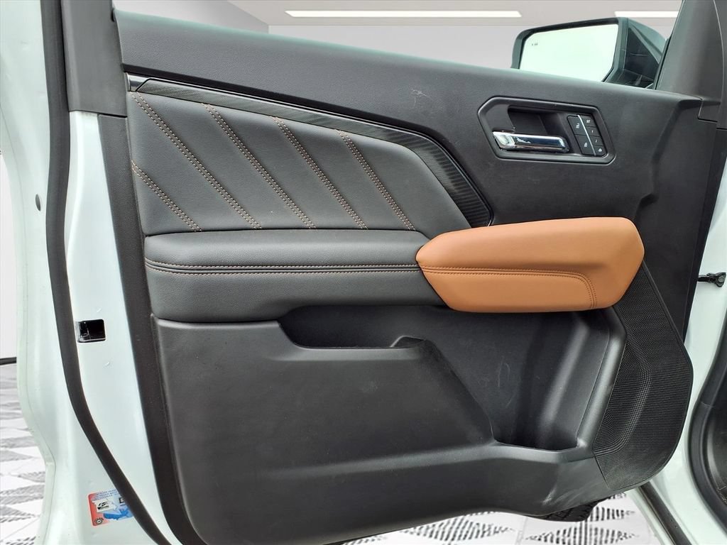 Certified 2026 GMC Canyon AT4 w/ AT4 Premium Package AWD/4WD image 11