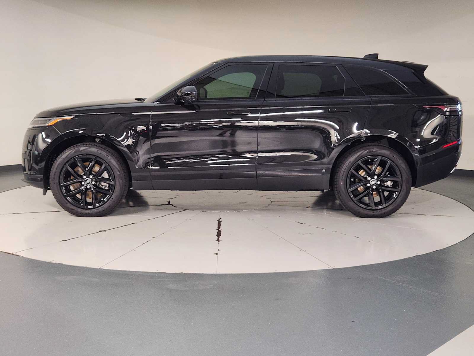 Used 2026 Land Rover Range Rover Velar S AWD/4WD image 5