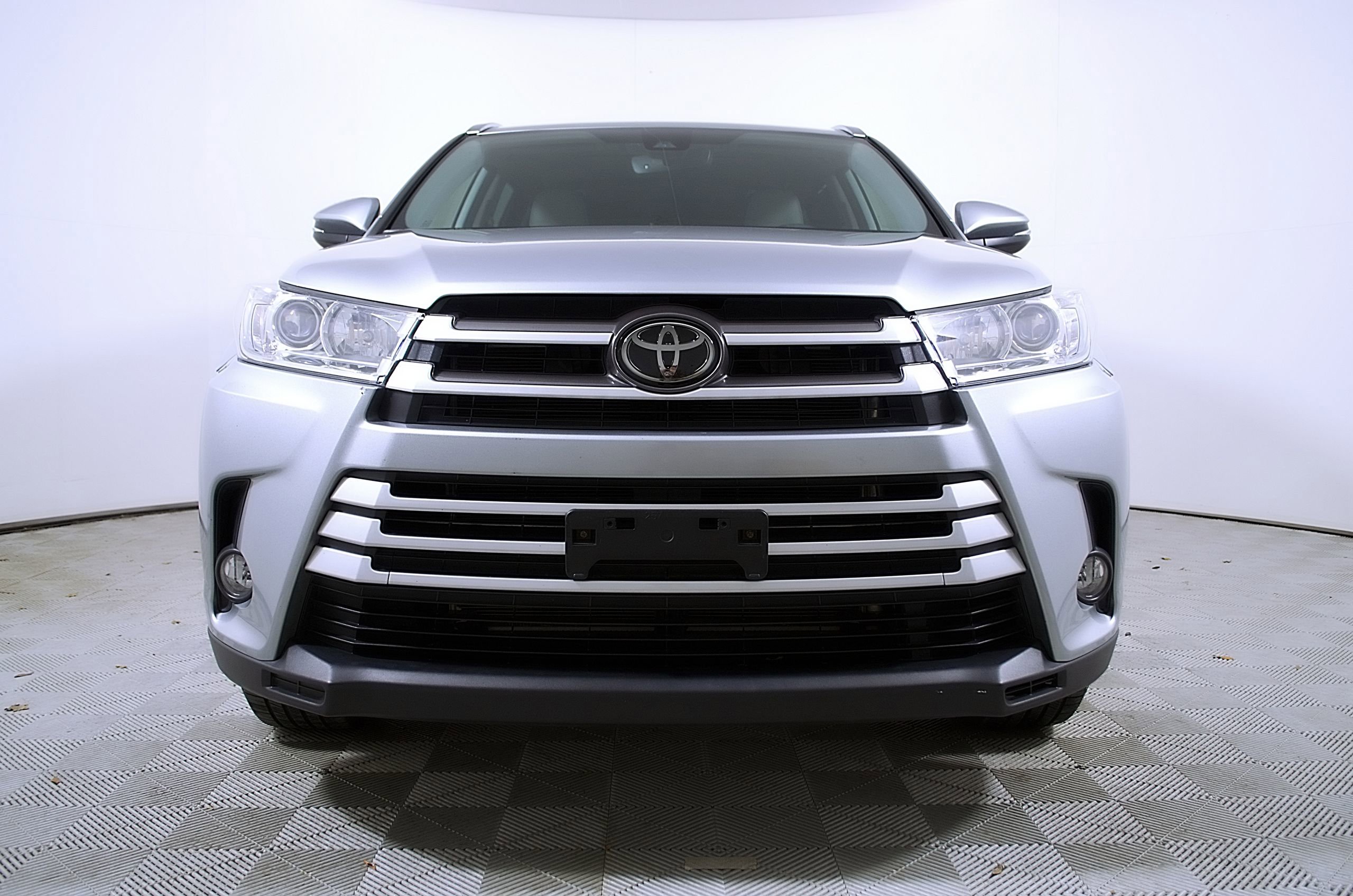 Used 2018 Toyota Highlander XLE image 5