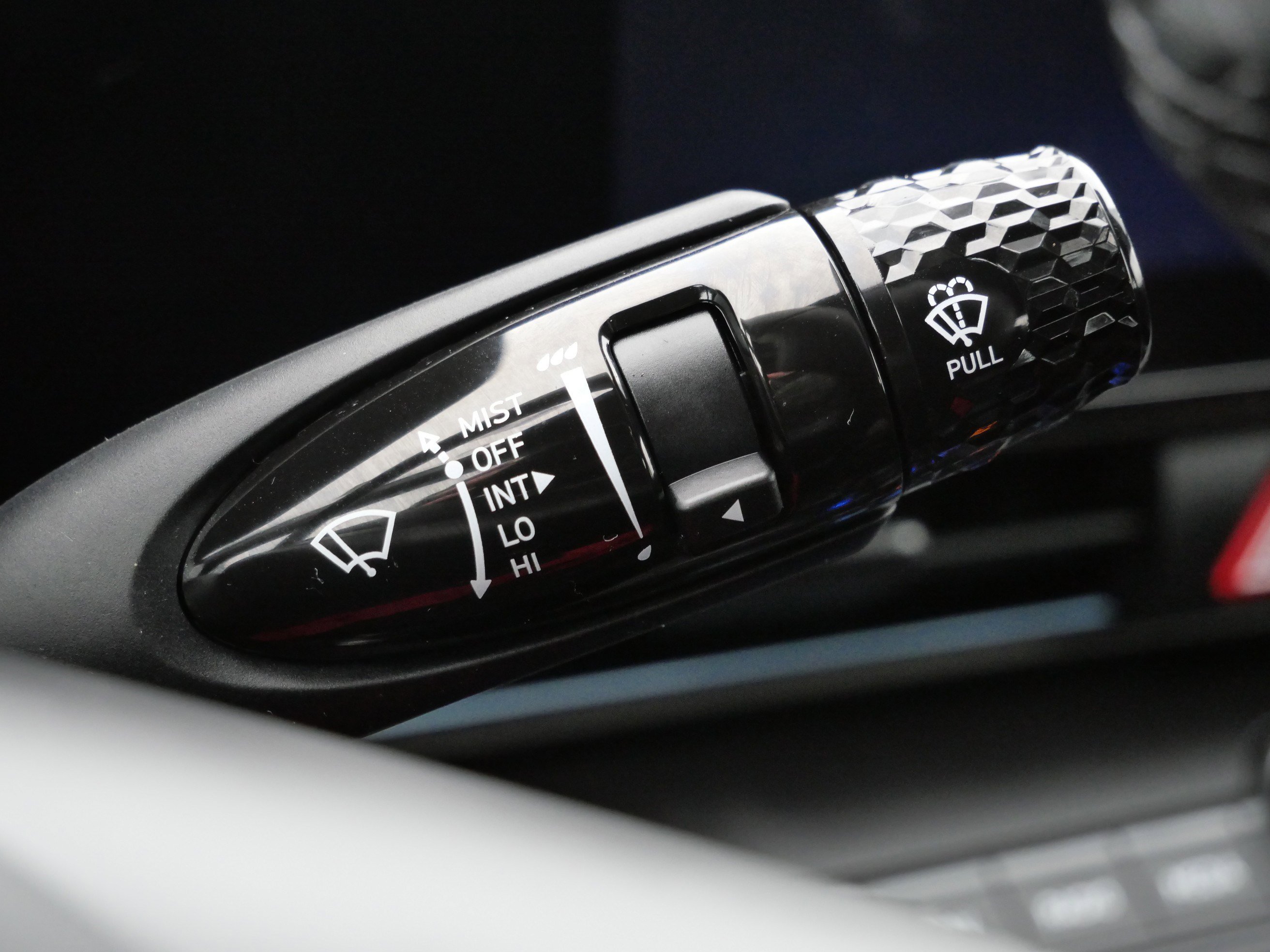 Certified 2025 Hyundai Elantra SEL image 33