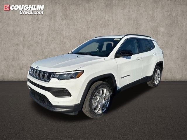 New 2024 Jeep Compass Latitude w/ Sun and Sound Group image 3