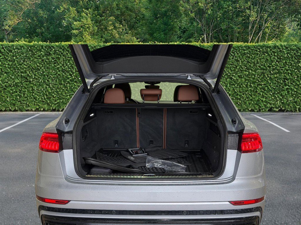 Used 2022 Audi Q8 Premium Plus w/ Premium Plus Package AWD/4WD image 4