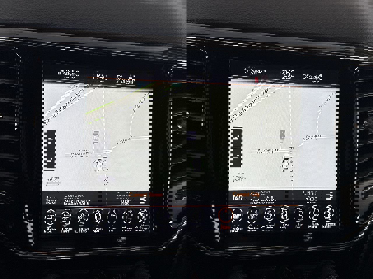 Used 2022 Jeep Grand Cherokee Laredo X image 13