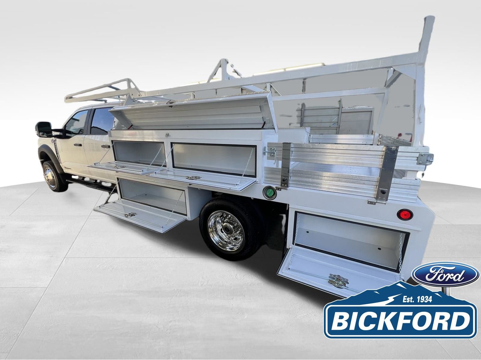 New 2026 Ford F550 4x4 Crew Cab image 8